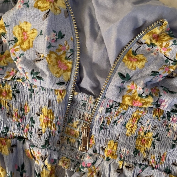 Skylar + Madison Crop Top - Picture 2 of 3